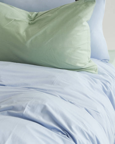 Hydrangea t-shirt cotton bedding set, relaxed luxury with non-iron and allergy-friendly fabric paired with fauna pillowcases