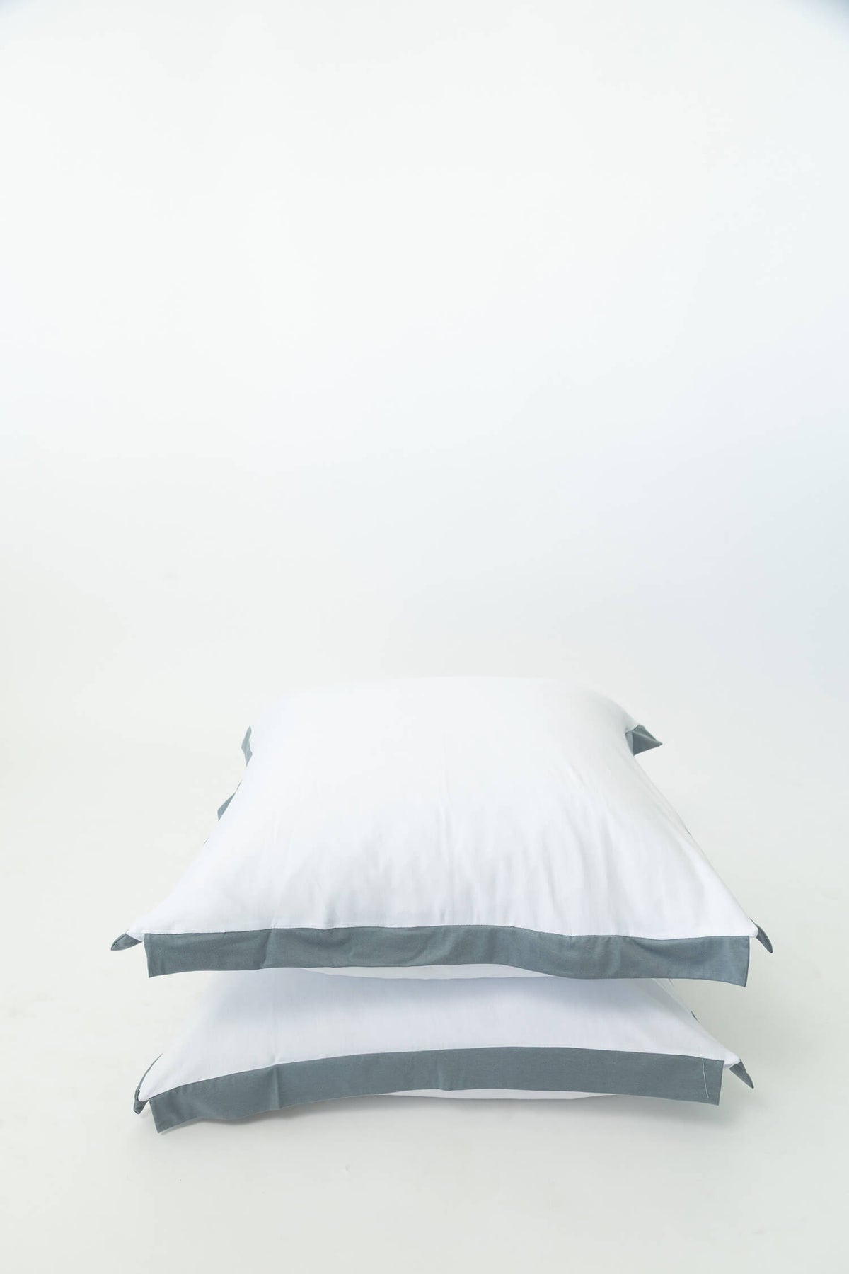 The Oxford edged scatter cushion