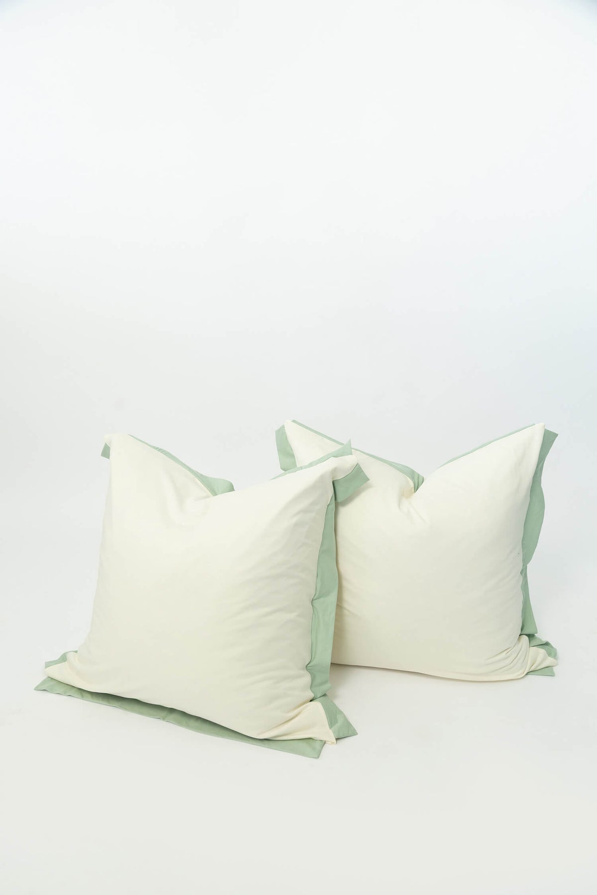 The Oxford edged scatter cushion