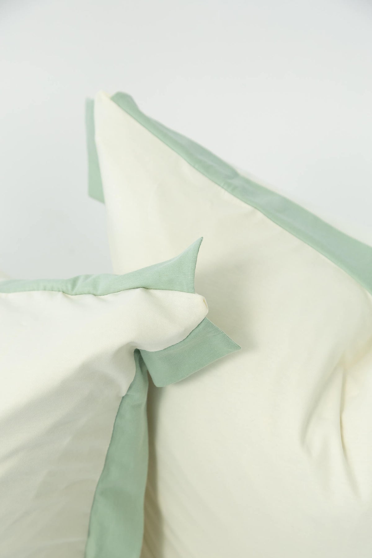 The Oxford edged scatter cushion